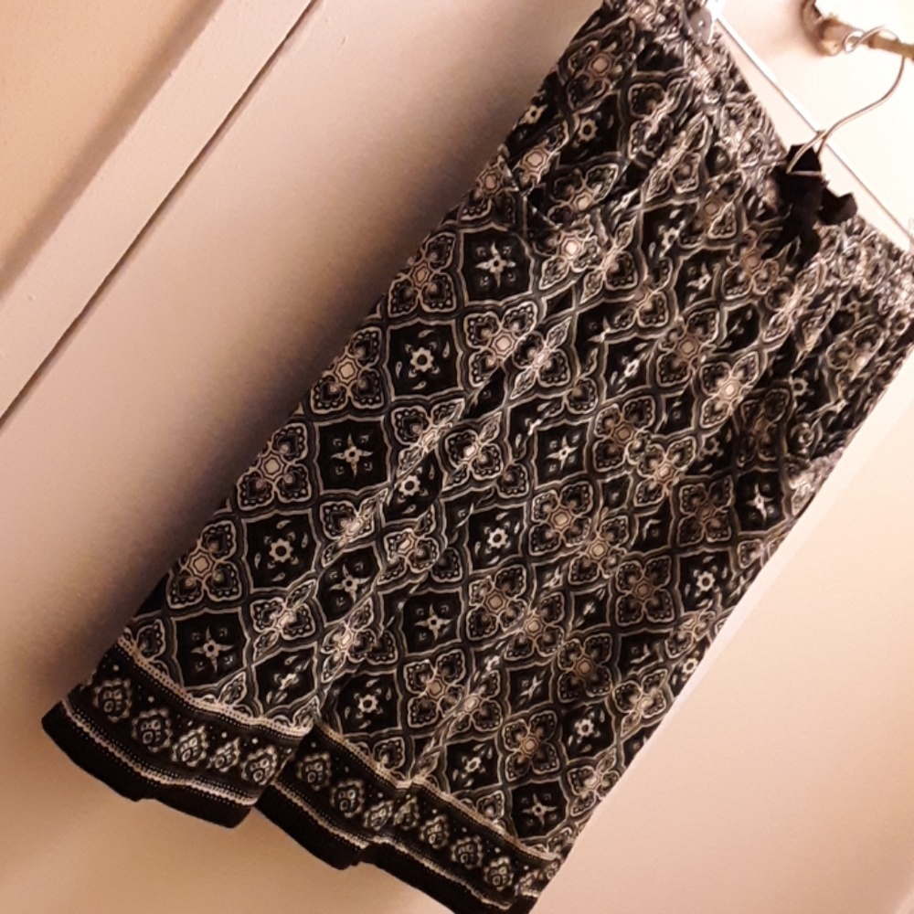 Max Studio stretch skirt size small